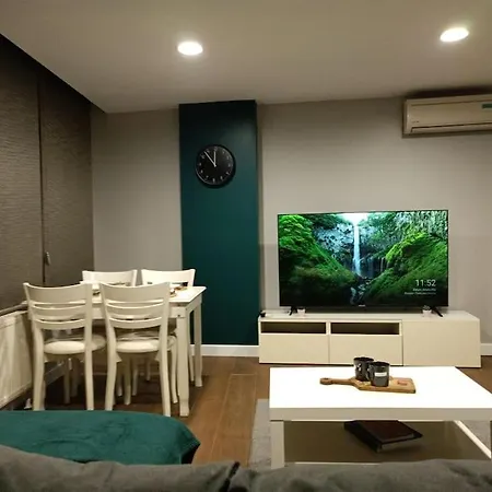 아파트 Central Comfortable With Gym 1+1